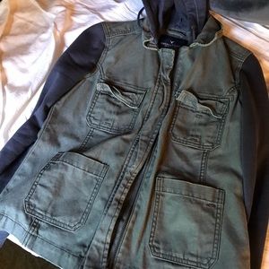 olive green american eagle jacket 💚